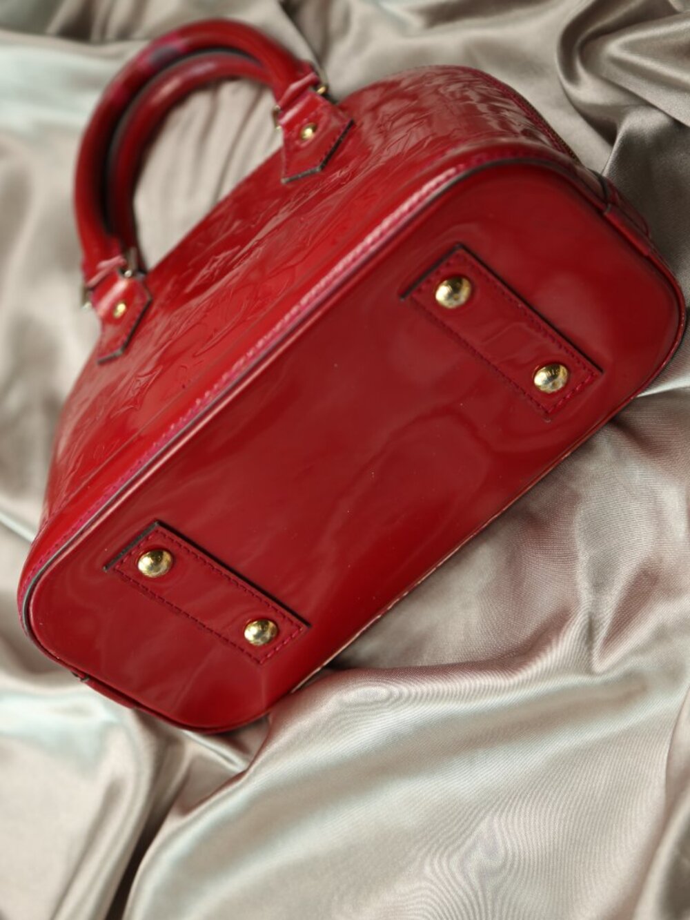 LOUIS VUITTON Alma BB Handbag - Picture 3 of 16